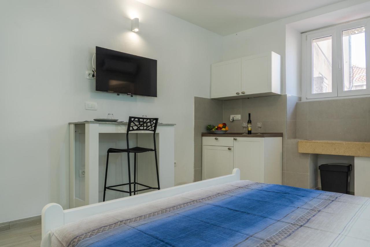 Garden In The Center Apartment สปลิท ภายนอก รูปภาพ