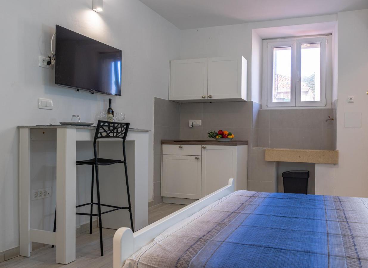 Garden In The Center Apartment สปลิท ภายนอก รูปภาพ