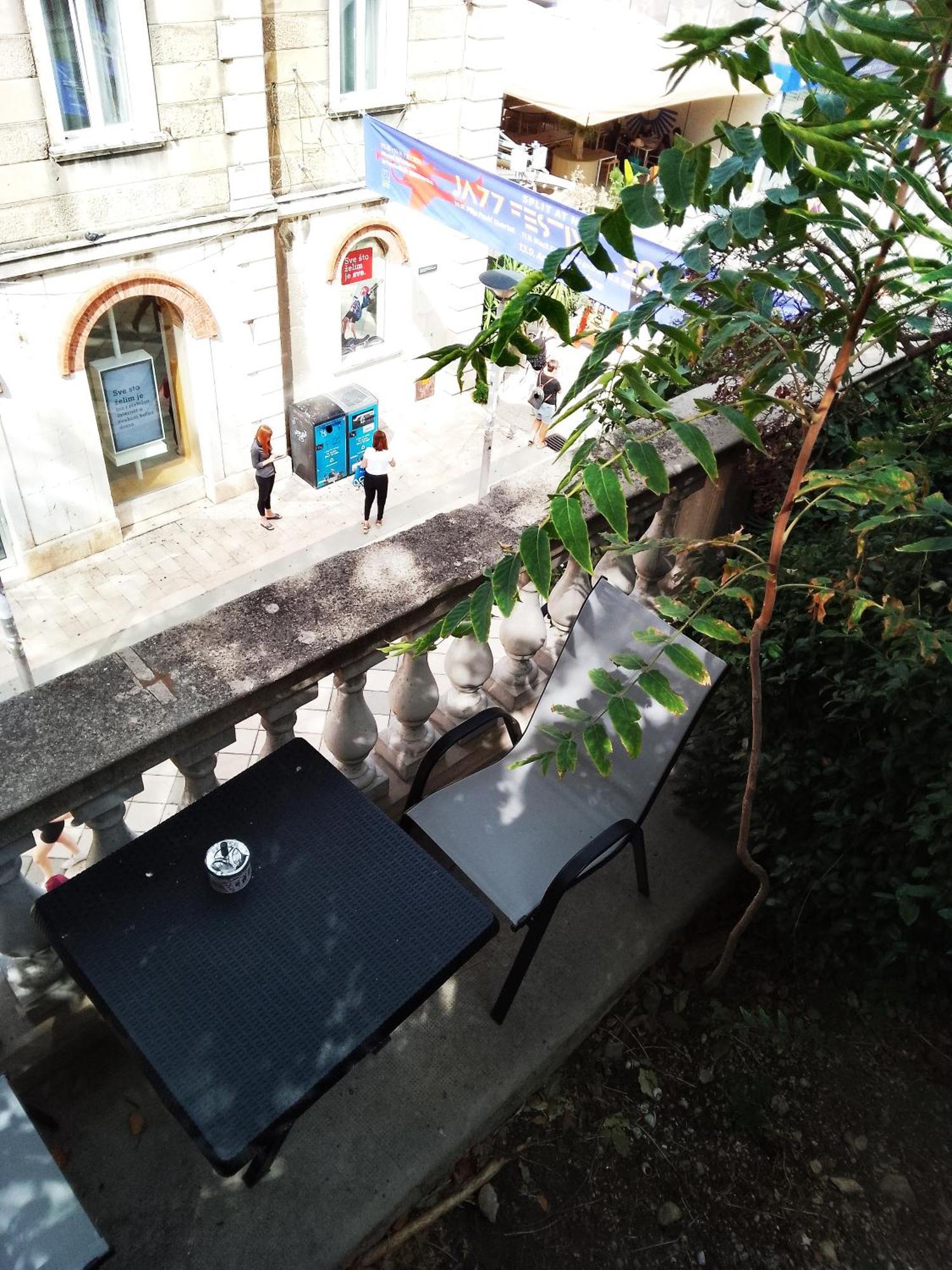 Garden In The Center Apartment สปลิท ภายนอก รูปภาพ