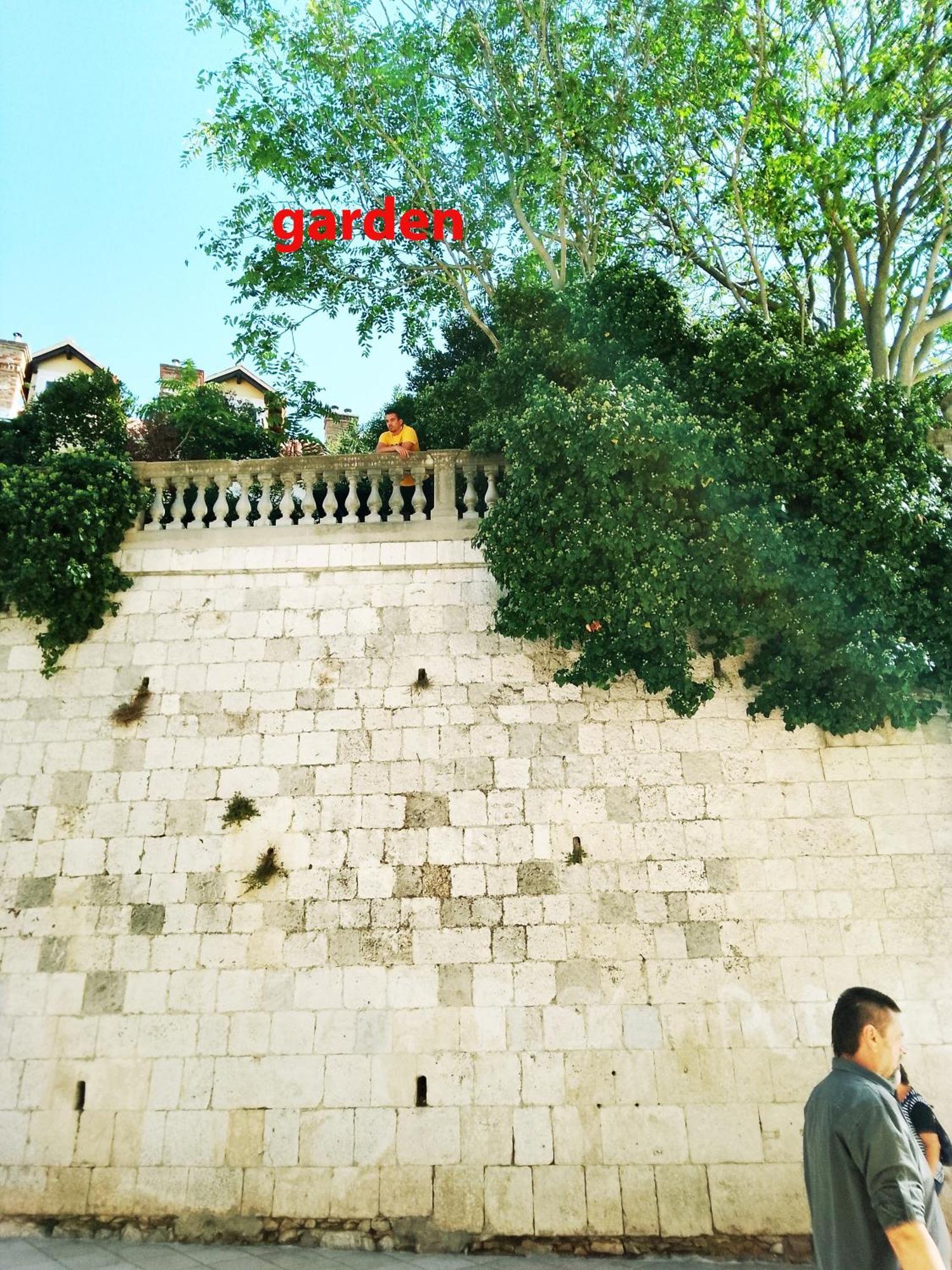 Garden In The Center Apartment สปลิท ภายนอก รูปภาพ