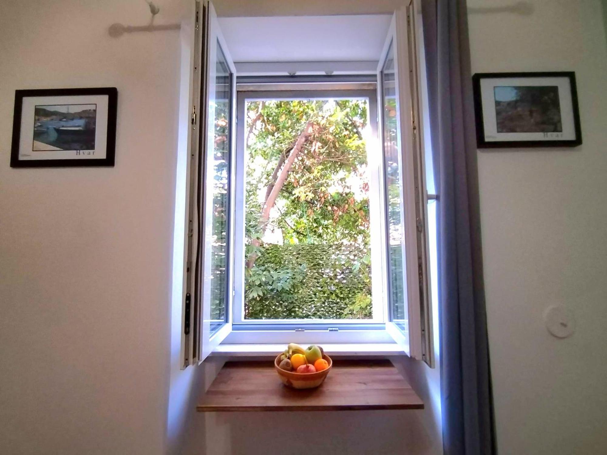 Garden In The Center Apartment สปลิท ภายนอก รูปภาพ